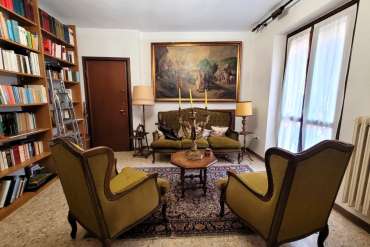 VENDESI TRILOCALE IN CENTRO A GARDONE V.T.