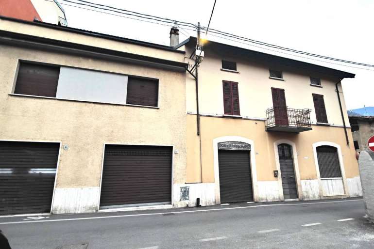 VENDESI EDIFICIO - VILLA CARCINA