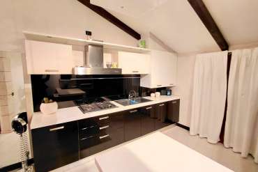 VENDESI TRILOCALE ARREDATO - VILLA CARCINA