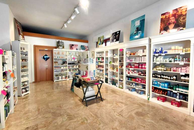 VENDESI ATTIVIT&Agrave; STORICA DI ERBORISTERIA (35 ANNI) &ndash; LUMEZZANE