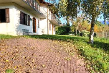 VENDESI VILLA BIFAMIGLIARE - VAGHEZZA